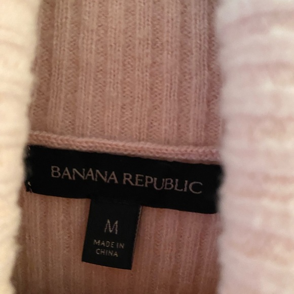 Banana Republic Merino Wool Pink Tunic Turtleneck Sweater. Size M - Picture 4 of 6